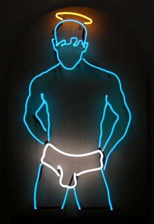 theundergay:  *Saca el angel que llevas dentro y prueba algo distindo* #theundergay