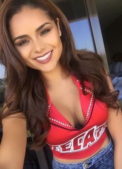 roundbyroundboxing:  Check us out on IG to view all of Janira Kremets’ takeover posts from Gennady Golovkin vs. Dominic Wade!  Follow Tecate Ring Girl @officialjanira 