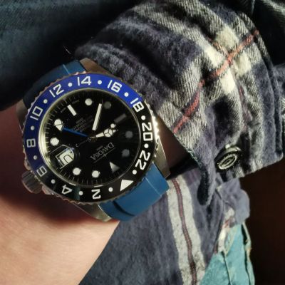 Instagram Repost
miepmiep211
Bleu noir GMT Sunday@davosa_watches 🖤💙Davosa GMT Dive Watch [ #davosa #monsoonalgear #divewatch #watch #toolwatch ]