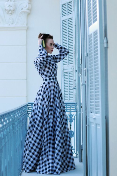 mmmm-corsets:  I’m in love with this dress!!!!!!!