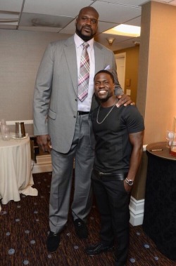 greedyjaguar:  realcertified:  lisaaaaa-a:  champagne-paradise:  supamuthafuckinvillain:  beam-meh-up-scotty:  reinaafricana:  blackbrasil:  LMAOOOOOOOOOOO  get the fuck out. lmaooo  This is too weird.  Shaq is gonna tower over anyone  Ommg  BAHAHAHA