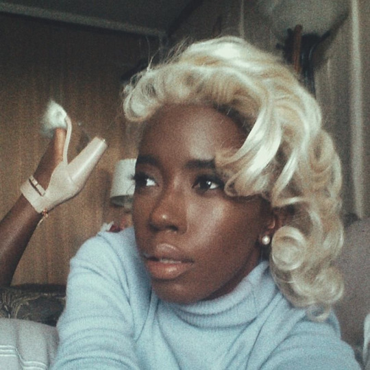 mrcincity:  bangla-desi:  highlitemami:  My dark skin blonde inspiration  i died.