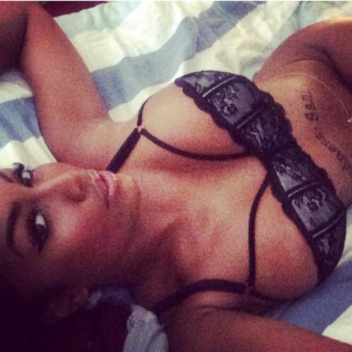 selfhotsexyphotos:  Hot Babes Only