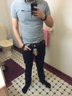 lovelymasterger:  rxqtoby:  new lock  Follow LovelyMasterGER for more SM-Pics and other Pics of cute young guys.