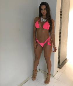 electricbabes:  Daqui a pouco a gente está chegando com novidades para vocês amores . Hoje tem @programapanico , a partir das 21:15 na Band 😺🙆☺️ Apaixonada por esse biquíni @elementomar_oficial 😍 by oficialcaroldias2