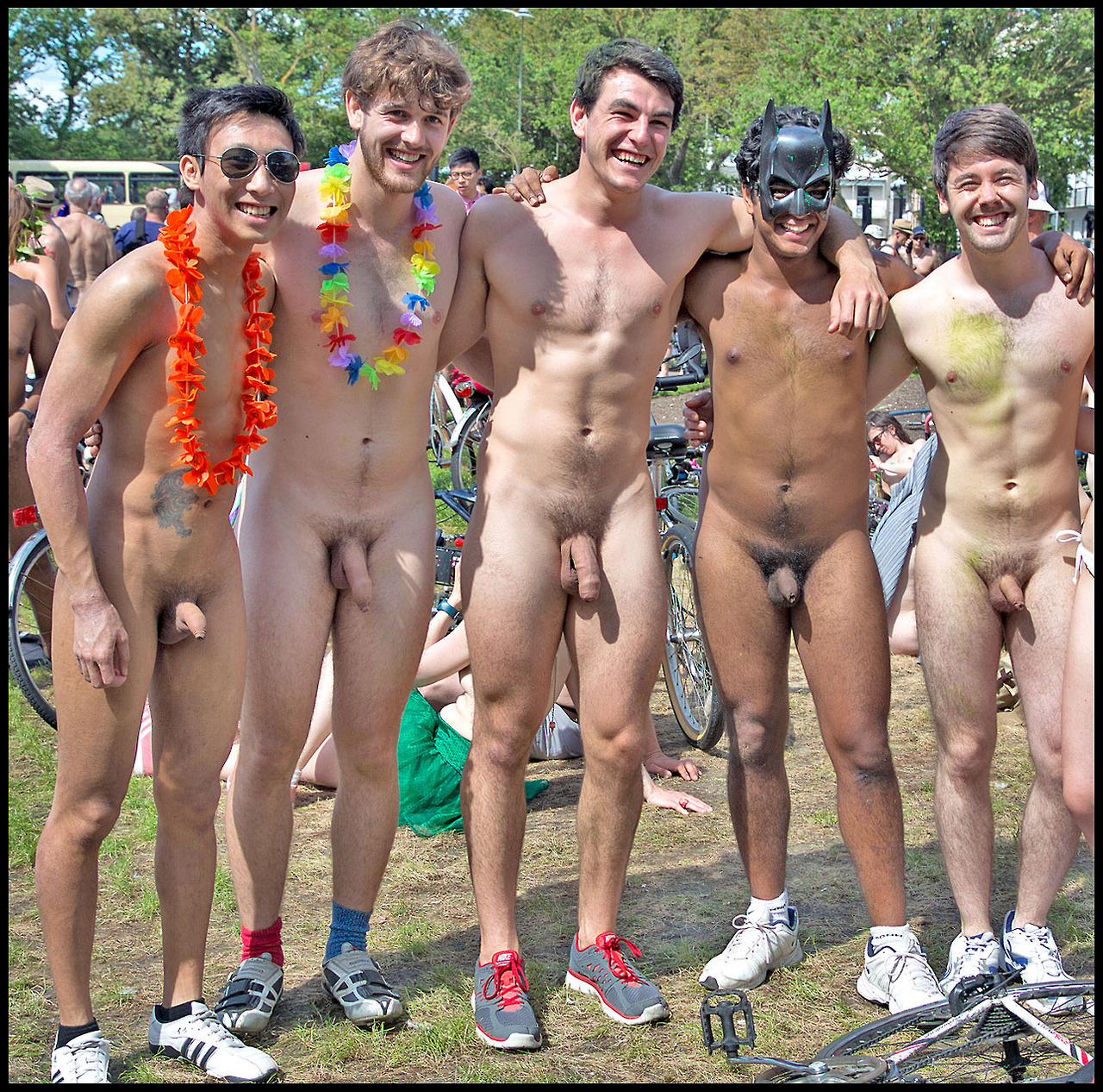 nakedblokes:    naked blokes. follow. ask. submit. archive.  