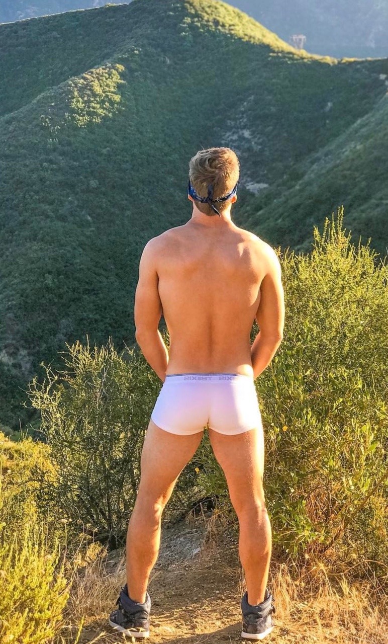 celebritybodybuge:  Ashley Parker Angel from oTown and Wicked  Instagram Part 2