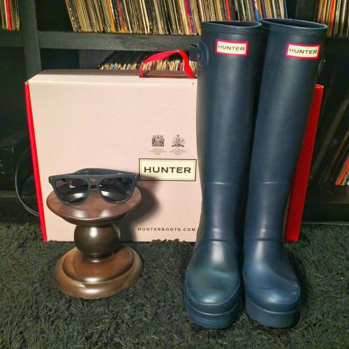 Oh this is nice! Thank you @electric_sekki for sending me a pair of @hunterboots &amp; @dienasti