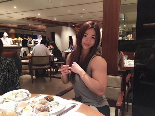 asianmusclegirls:  Because no one asked for it, here’s a compilation candid of Yeon Woo Jin photos while eating out