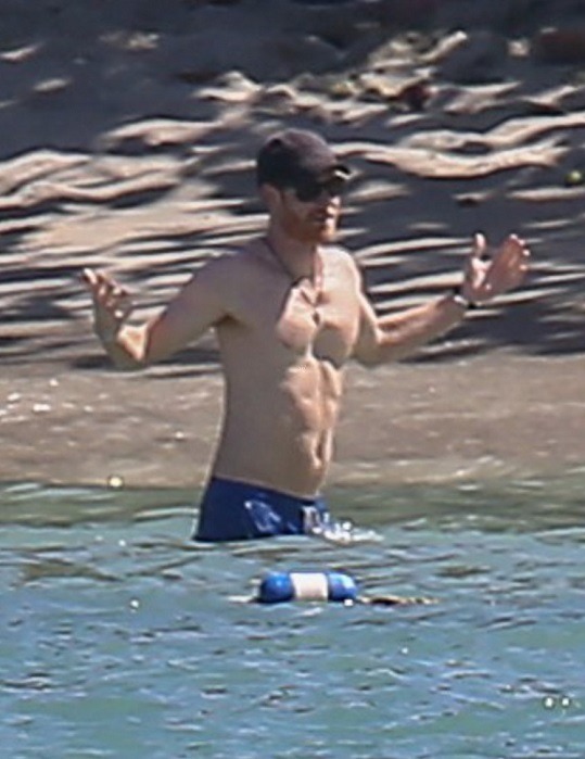 vjbrendan:    Prince Harry on the Beach in Jamaica!  http://www.vjbrendan.com/2017/03/prince-harry-on-beach-in-jamaica.html