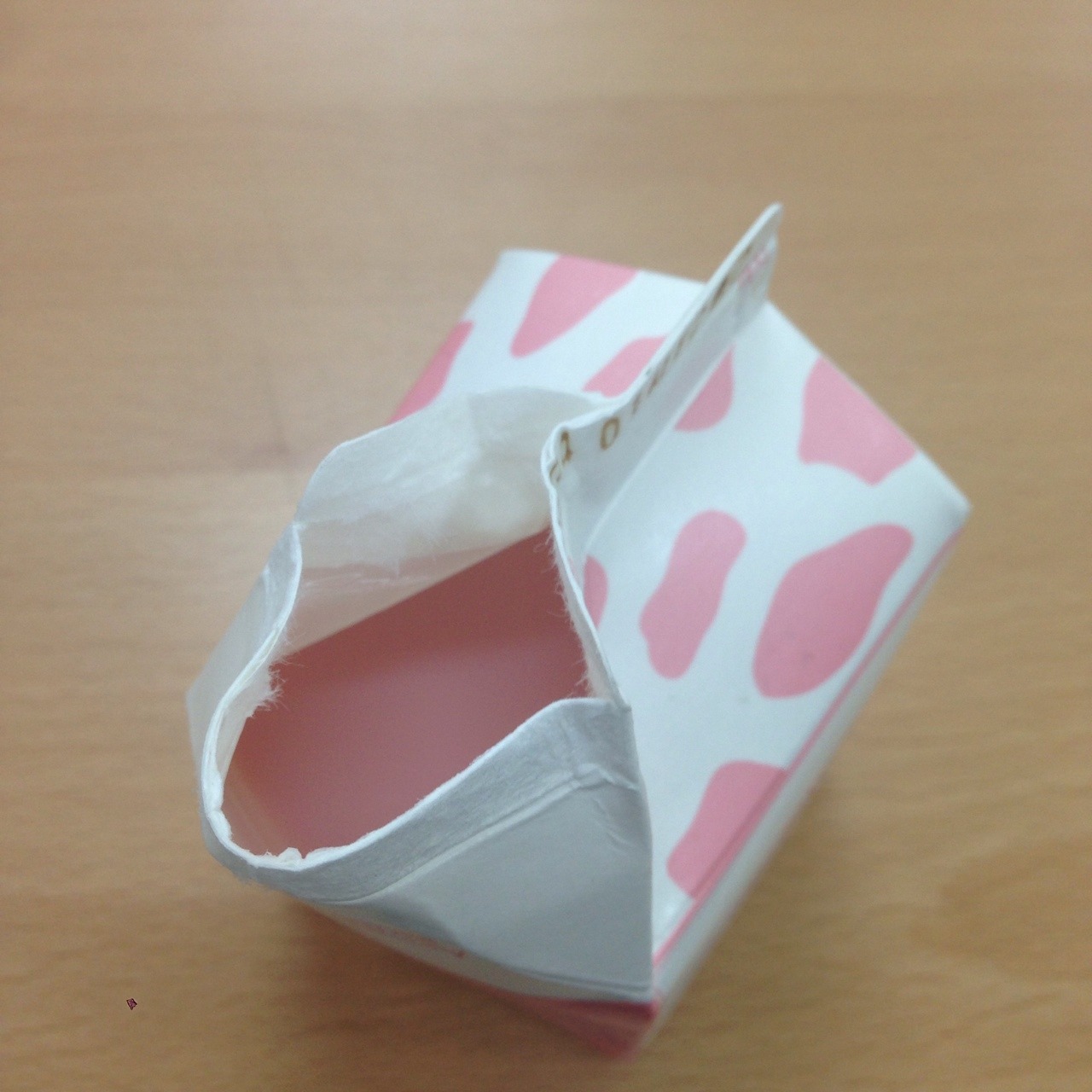 babyhongbin:  strawberry milk 