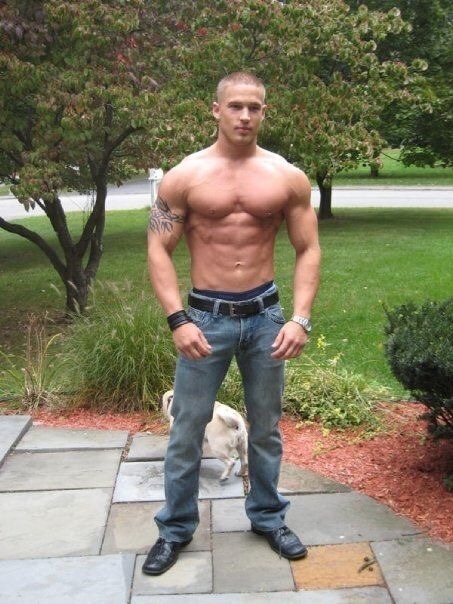 whitealphas:  militarymenrbomb2: 