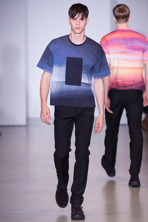 bccute:  pale  This makes him look like he has two arms