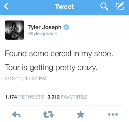 sandwiches-are-cool:  Their music isn’t the only reason why Twenty One Pilots is one of the best bands around
