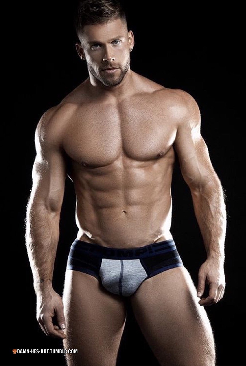 damn-hes-hot:DAMN HE’S HOT! Follow for daily pics of hot men - https://damn-hes-hot.tumblr.com/