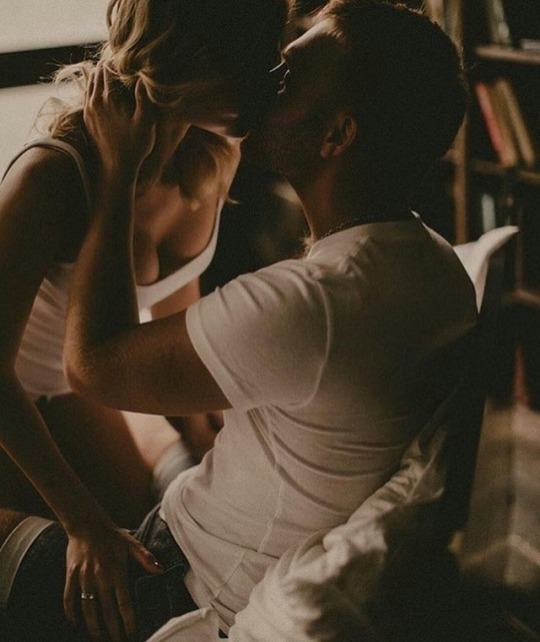 allthingsaboutloveandromance:  
