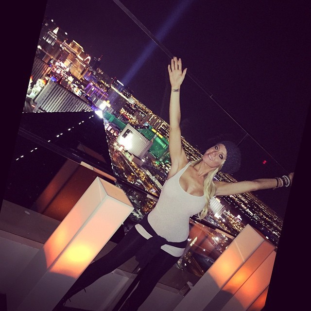 meanwhileinvegas:  Sip Vegas 🙋🏼 #nightout #Vegas #girlsnight #Mix #Delano #thatviewtho