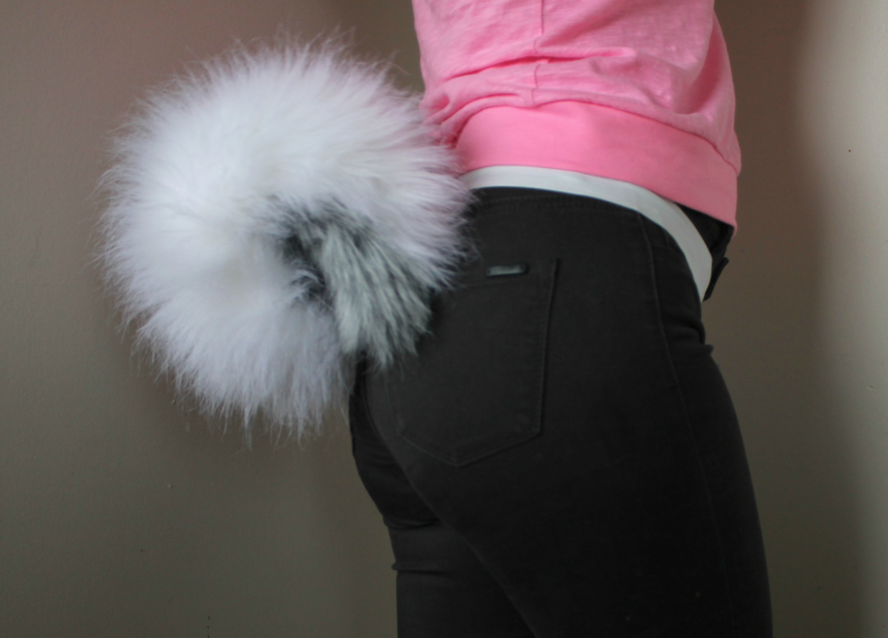kittensplaypenshop:  Two-toned tails are now available! Get them in fully wired and