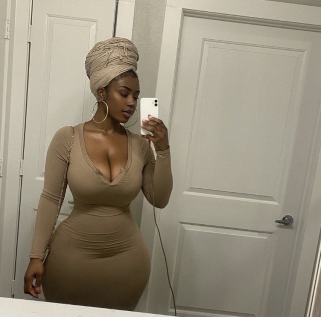 she2damnthick:Beautiful chocolate woman 