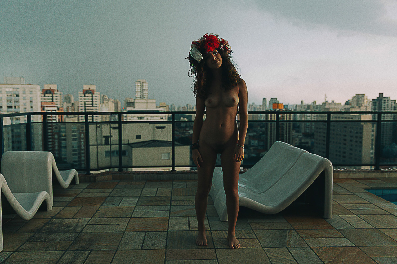 x-real:  Isadora Otoni. 