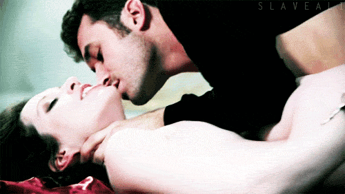 desirsluxure:  that choke. 