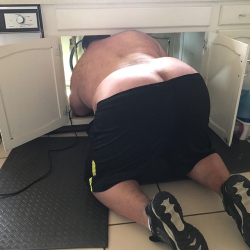 bbclovesfatass: hottest4me: freerangebeef: Did a little plumbing today. I love to rim your hole and 