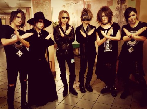 missverypink: Yoshiki: Great show in LA! Thanx for inviting me! @RUKItheGazettE @official_aoi @