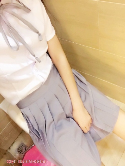 帮忙多多转发哦，购买梨娘私人大尺度福利的请加QQ