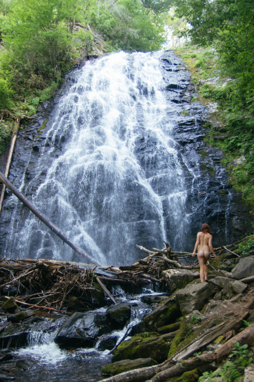 mikaelphoto:@mikaelphoto and Katja at Crabtree Falls, 2011. https://mikaelphoto.tumblr.com Trees