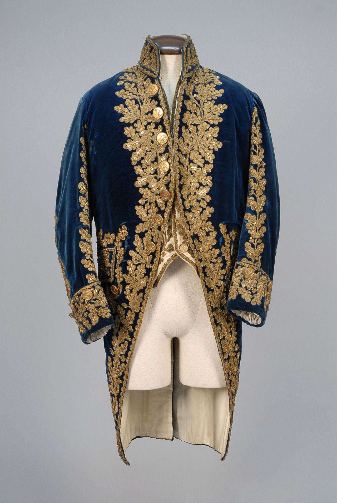 fripperiesandfobs:  Court suit, First Empire From Whitaker Auctions 