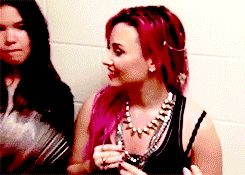 debnamlexa:  Neon Lights Tour Pranks 
