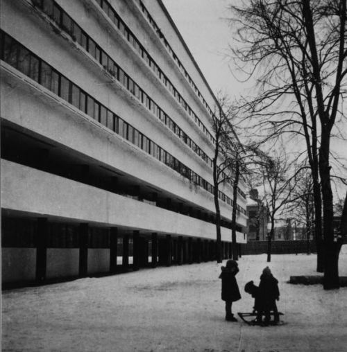 ro-w:  moisei ginzburg, the narkomfin building, social housing, moscow, russia, 1932