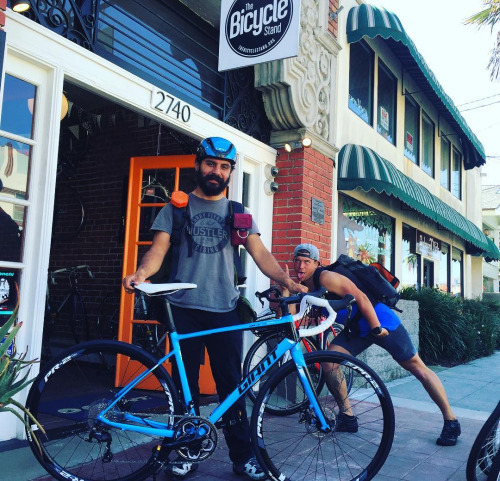 urbanbikelife:  ulixtreme:  One of our #maritimecourier friends stop in and Freddy pick up… One of o