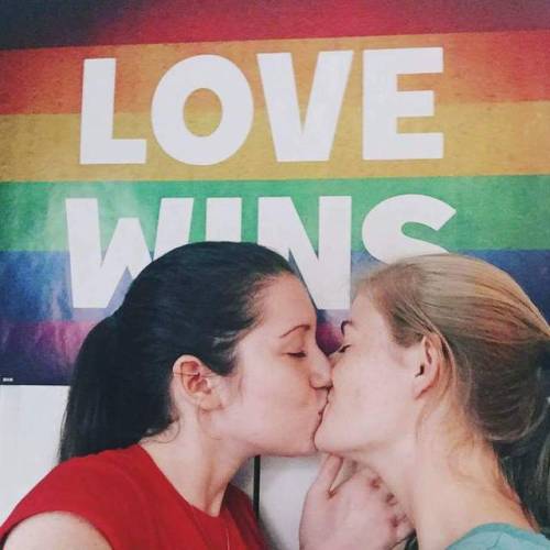jedigirl63:#lesbian #lesbians #kissingAlways