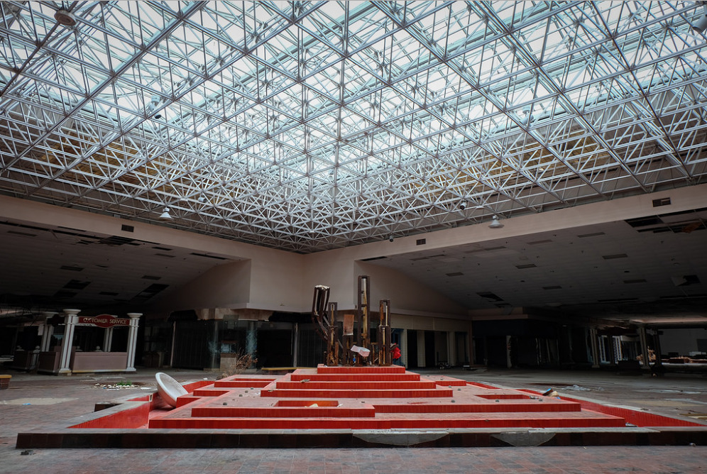 terrifiantus:  Photos taken in Rolling Acres, an abandoned mall in Akron, Ohio. This