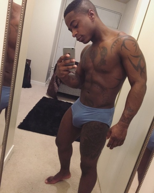 wabttmboi:  wabttmboi:  Who is this guy 