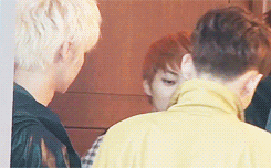 fyxiuhan:  xiumin says something to luhan which obviously gets him into a lot of