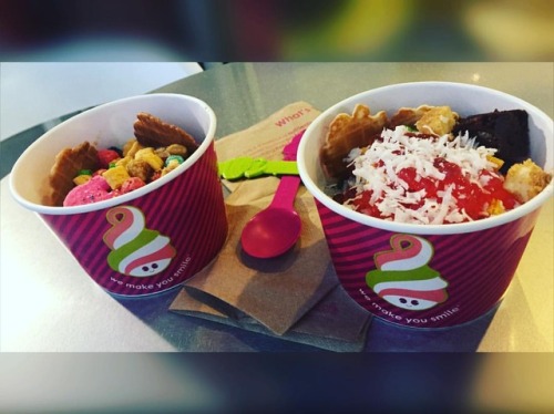 #FoodieFriday with @larnkeith_inchaarg and some delicious fro-yo from Menchies!! #bbg #kaylasarmy #f