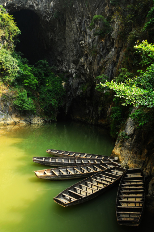 travelthisworld: Boats Qingyuan, China | by Melinda