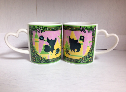 ammi-ammi:  zombiemiki:  Meowstic male and female mugs from the Pokemon Center My Dearest pair promotion.  dotbawah  I want like 28 of those