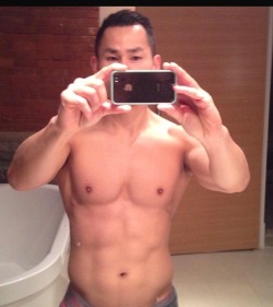 singaporesupreme:  800 notes for full nude