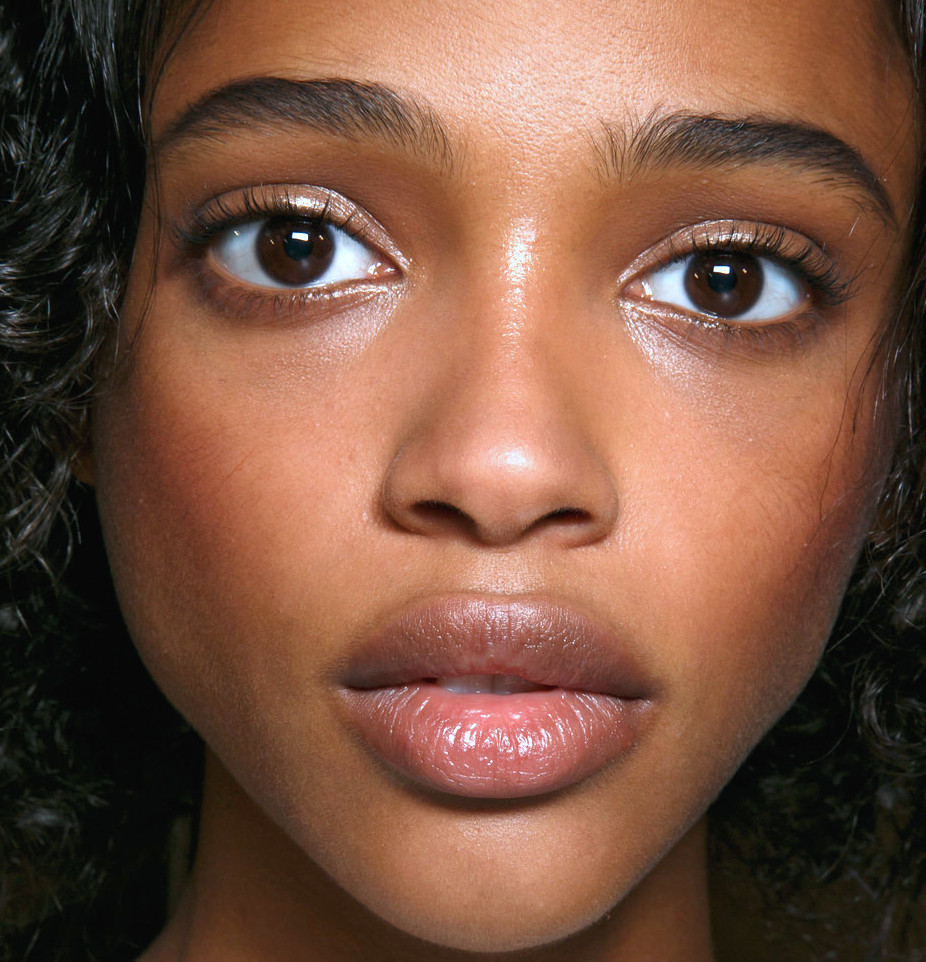 highqualityfashion:  Aya backstage @ Stella McCartney SS 16 