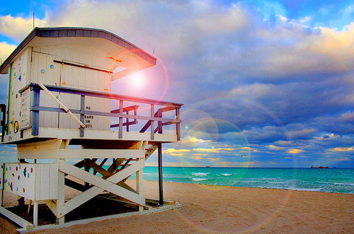 h-a-p-p-y-summer:  Follow h-a-p-p-y-summer for colorful summer pictures all year round! :)