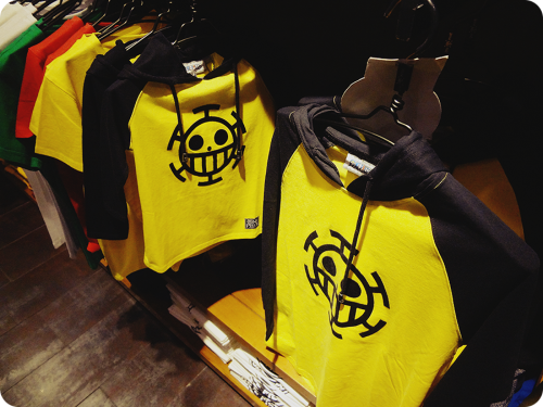 XXX starbottled:  One Piece themed clothing store photo