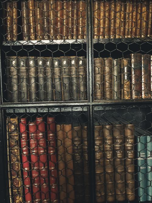 carpe-noctvm:Dark academia moodboard // Chetham’s Library & John Ryland library, Manchester (201