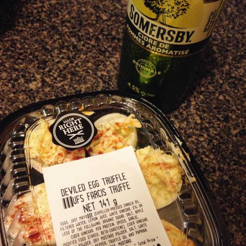 Time to relax after a long and annoying day #worklife #adultlife #devileggs #good #somersby #cider