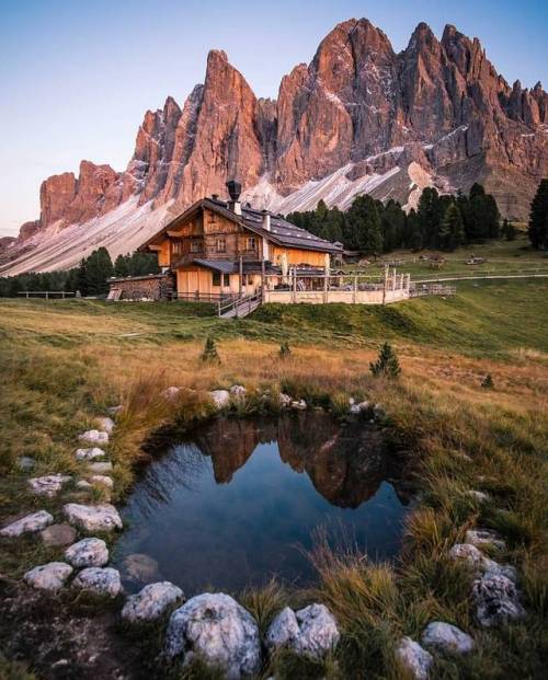 elpiria:  quiet-nymph:  Photography by  P L I G E R P H I L I P P    🕉