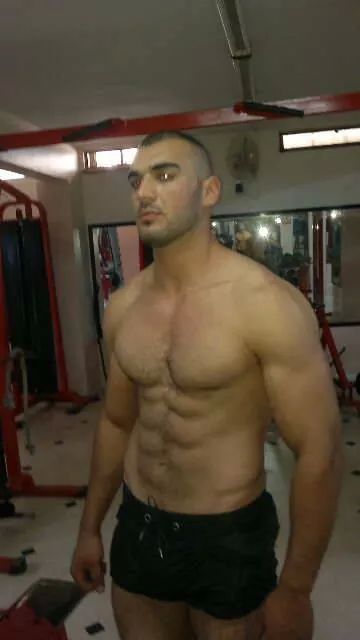 http://hairymacho.tumblr.com/