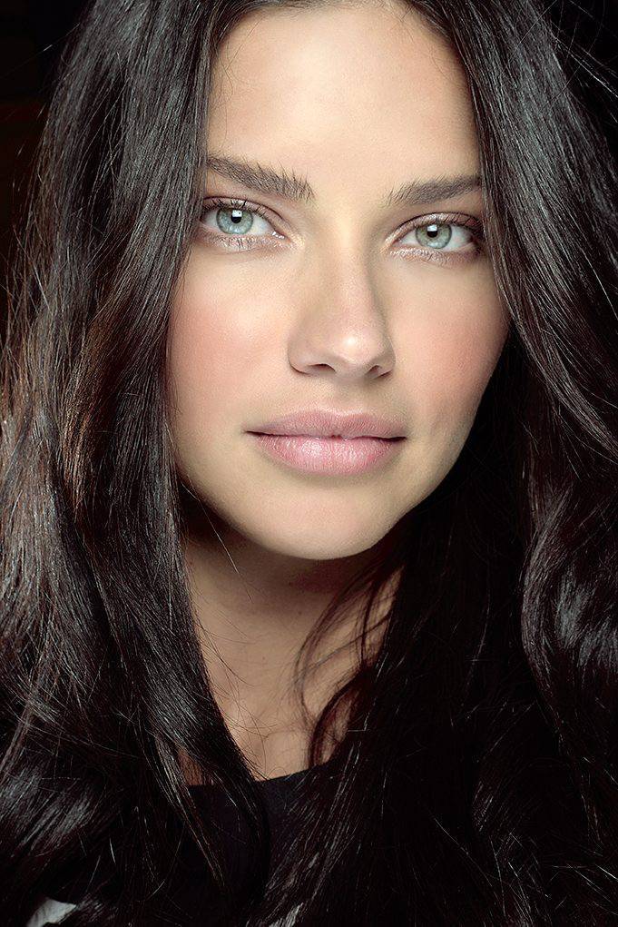 adrianagalore:Adriana Lima backstage at the Desigual show.