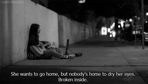 skinny-depression:  nobody’s home - avril lavigne  